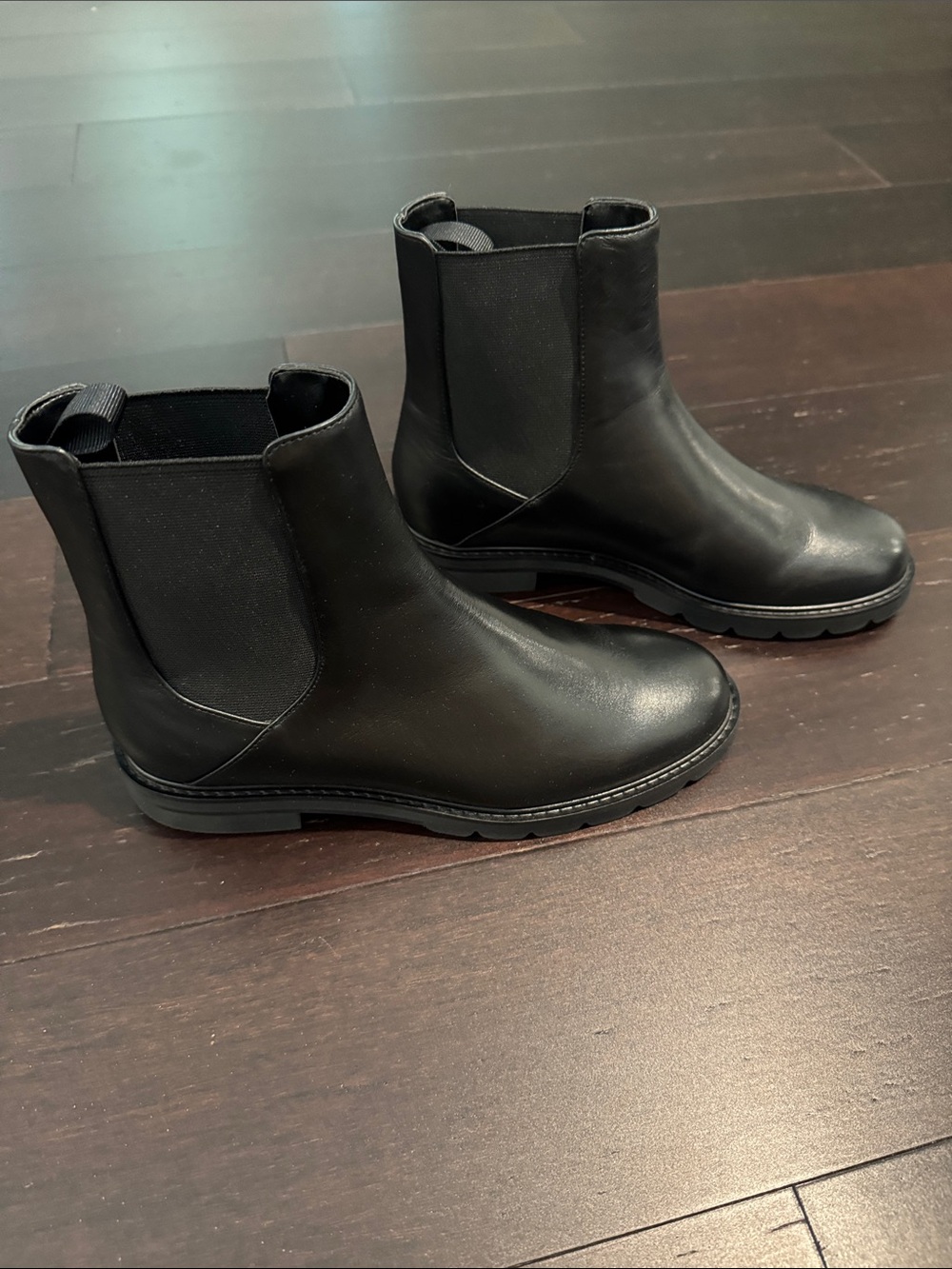 Stuart Weitzman Dylan Leather Chelsea Bootie